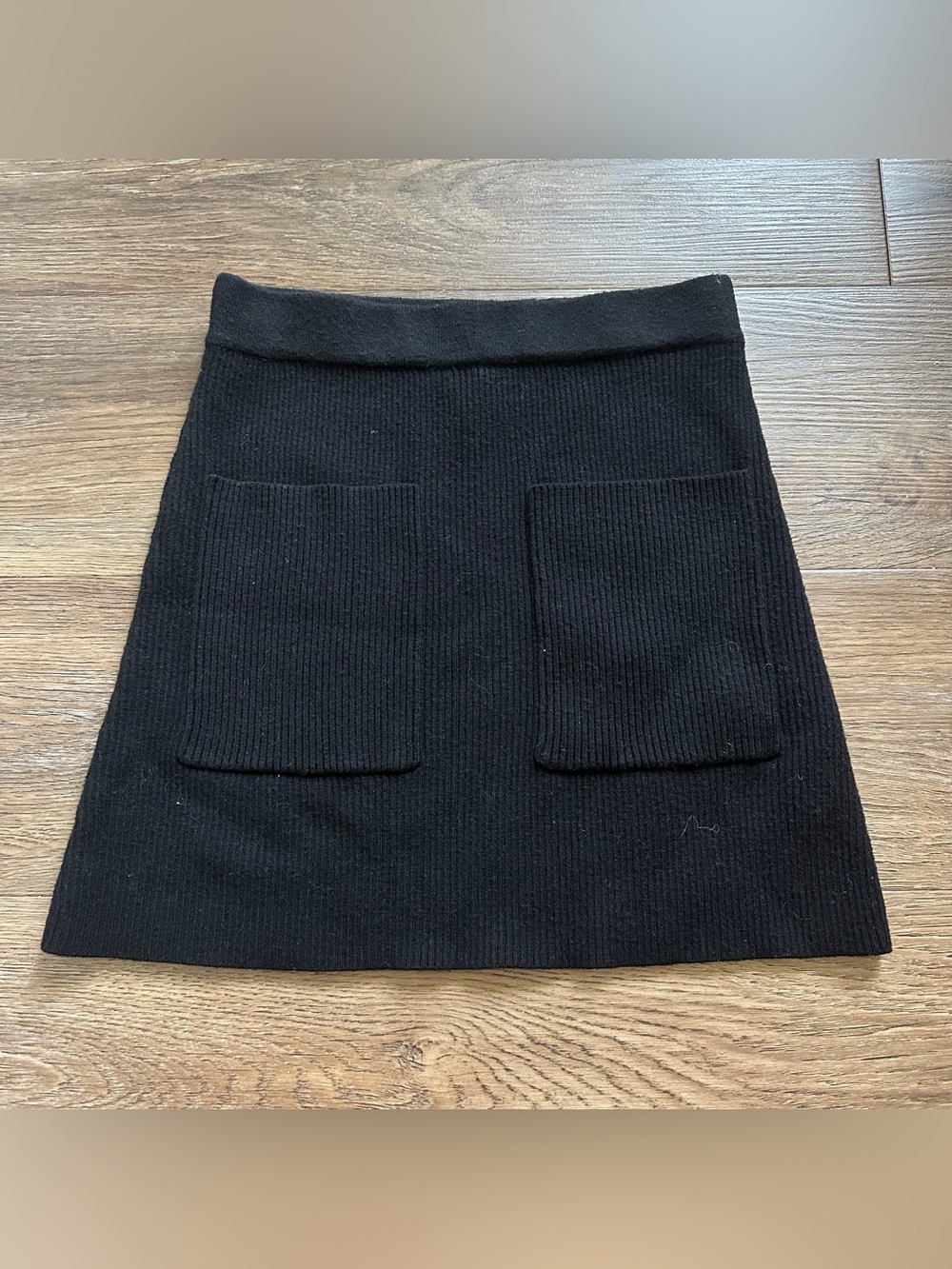 NWOT Zara Ribbed Knitted Mini Skirt with Front  Pockets Black Size Small